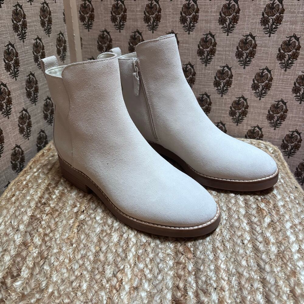 Cole Haan River White Suede Waterproof Chelsea Boots sz5.5 Minimalist Utility